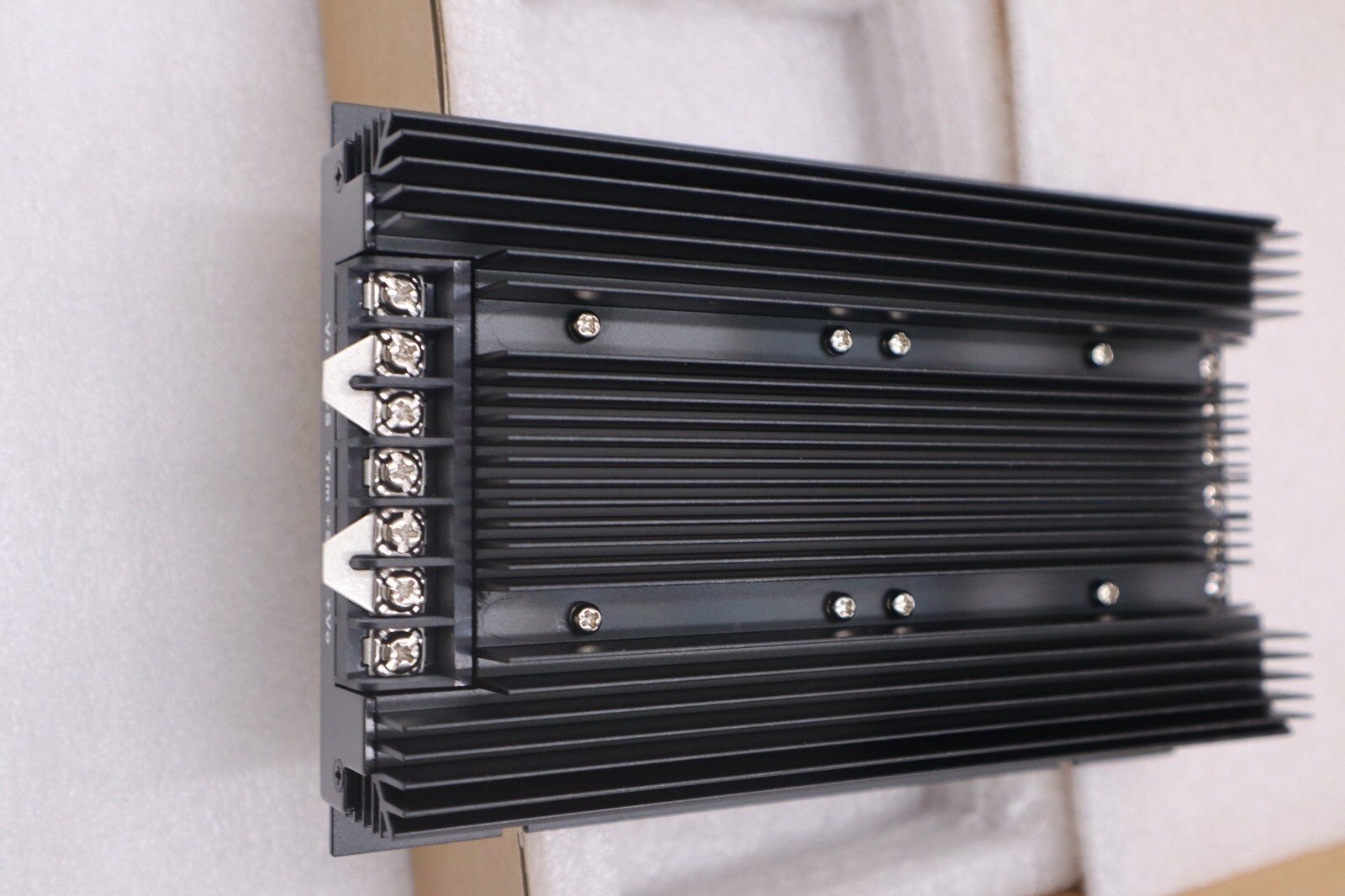 Used NEW IN BOX CUI INC VFK400W-Q48-S12 / VFK400WQ48S12 STOCK H209