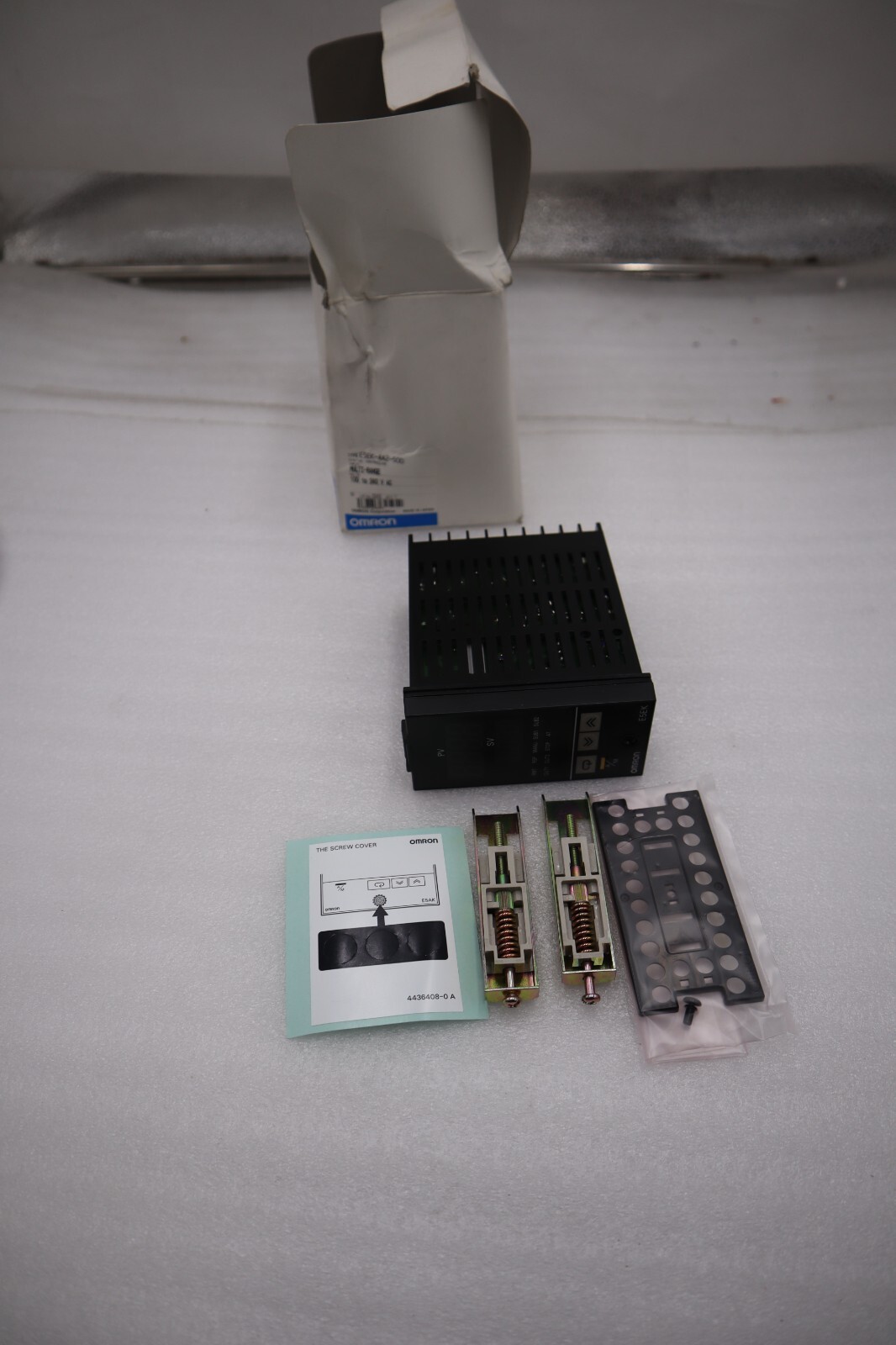 Used Omron E5EK-AA2-500 DIGITAL CONTROLLER MULTI-RANGE NEW IN BOX STOCK H1056