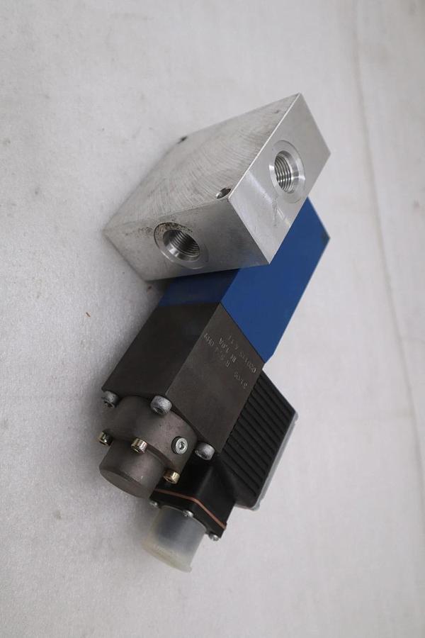 Used REXROTH R900948803 PROPORTIONAL VALVE DBEE6-11/100G24K31M - STOCK GF545