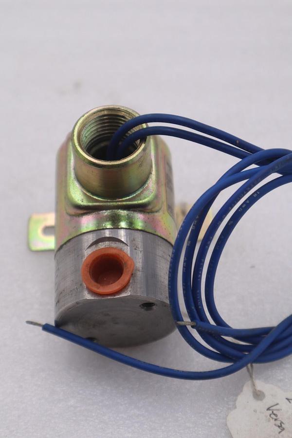 Used VERSA ESM-2301-80-HE-120V60 SOLENOID VALVES 0-100 PSI STOCK K-3670