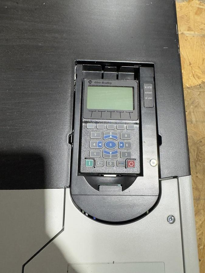 Used ALLEN BRADLEY 20GWANC415AN6VNHN8-RW AC DRIVE LIQUID COOLED 3 PHASE OUTPUT #S682