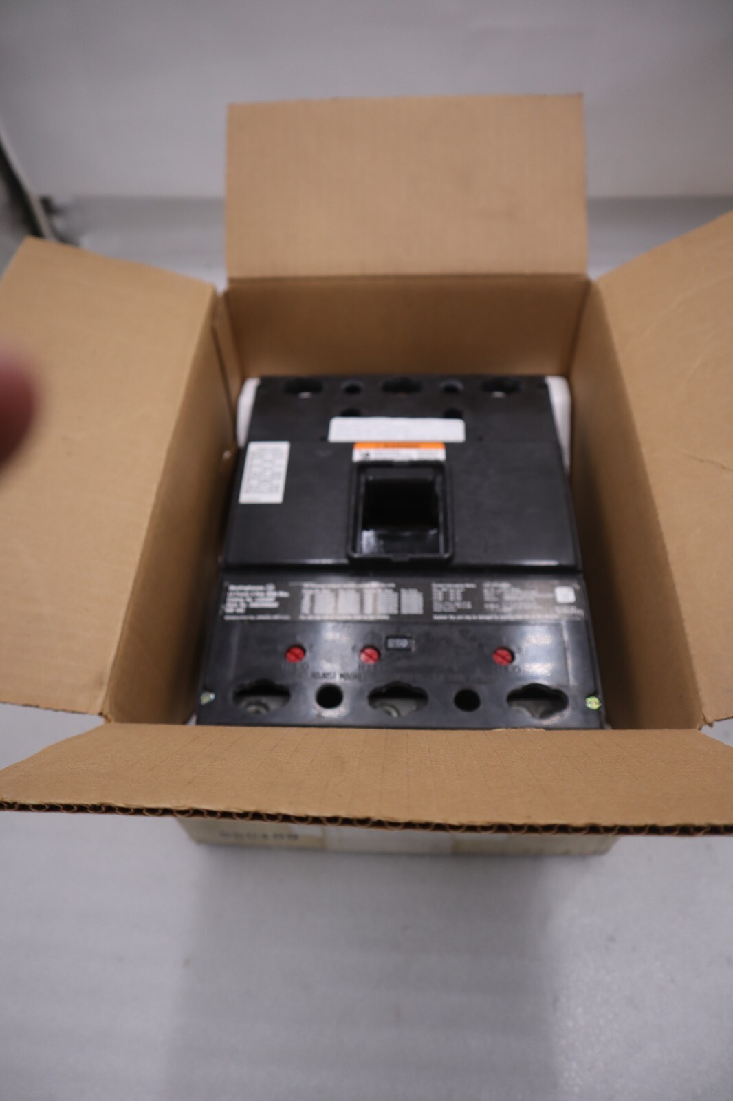 NEW IN BOX WESTINGHOUSE LA325 CIRCUIT BREAKER 250 AMP 3 POLE 600VAC STOCK G500