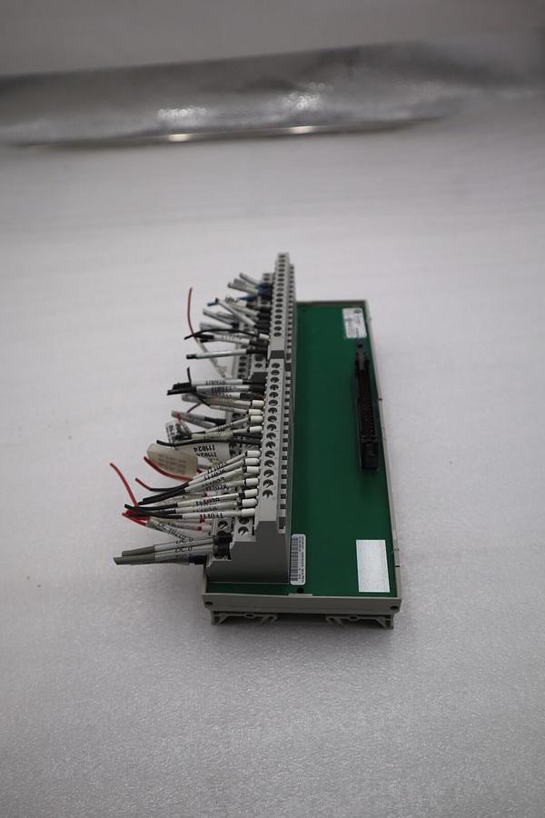 Used ALLEN BRADLEY 1492-IFM40F-3 WIRING SYSTEMS MODULES STOCK K-1557C