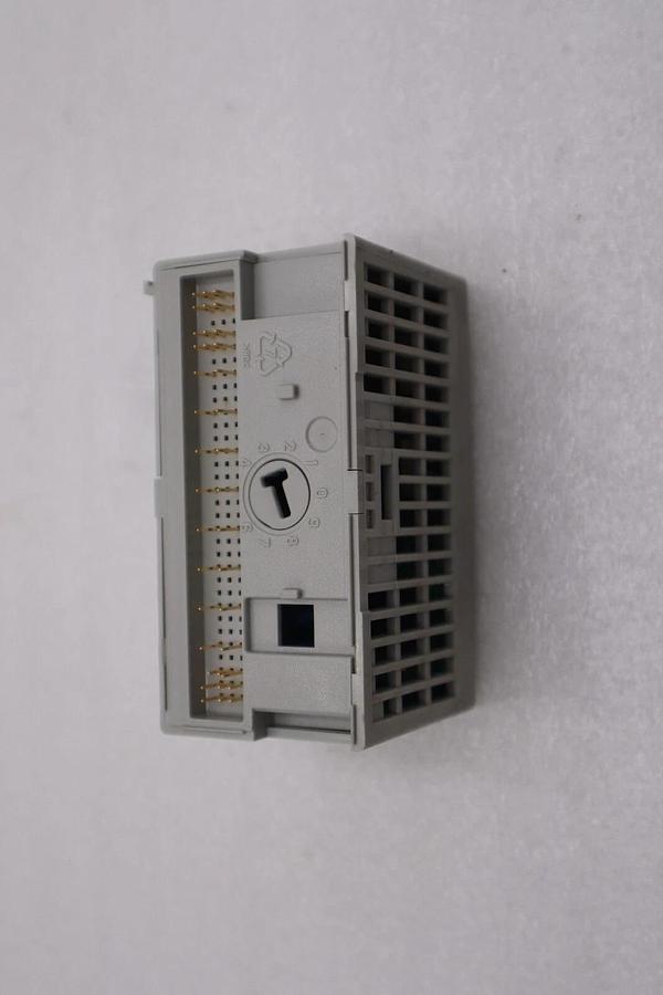 Used Allen-Bradley 1794-0A16 120Vac Output Module Flex I/O 16 Point STOCK H130A