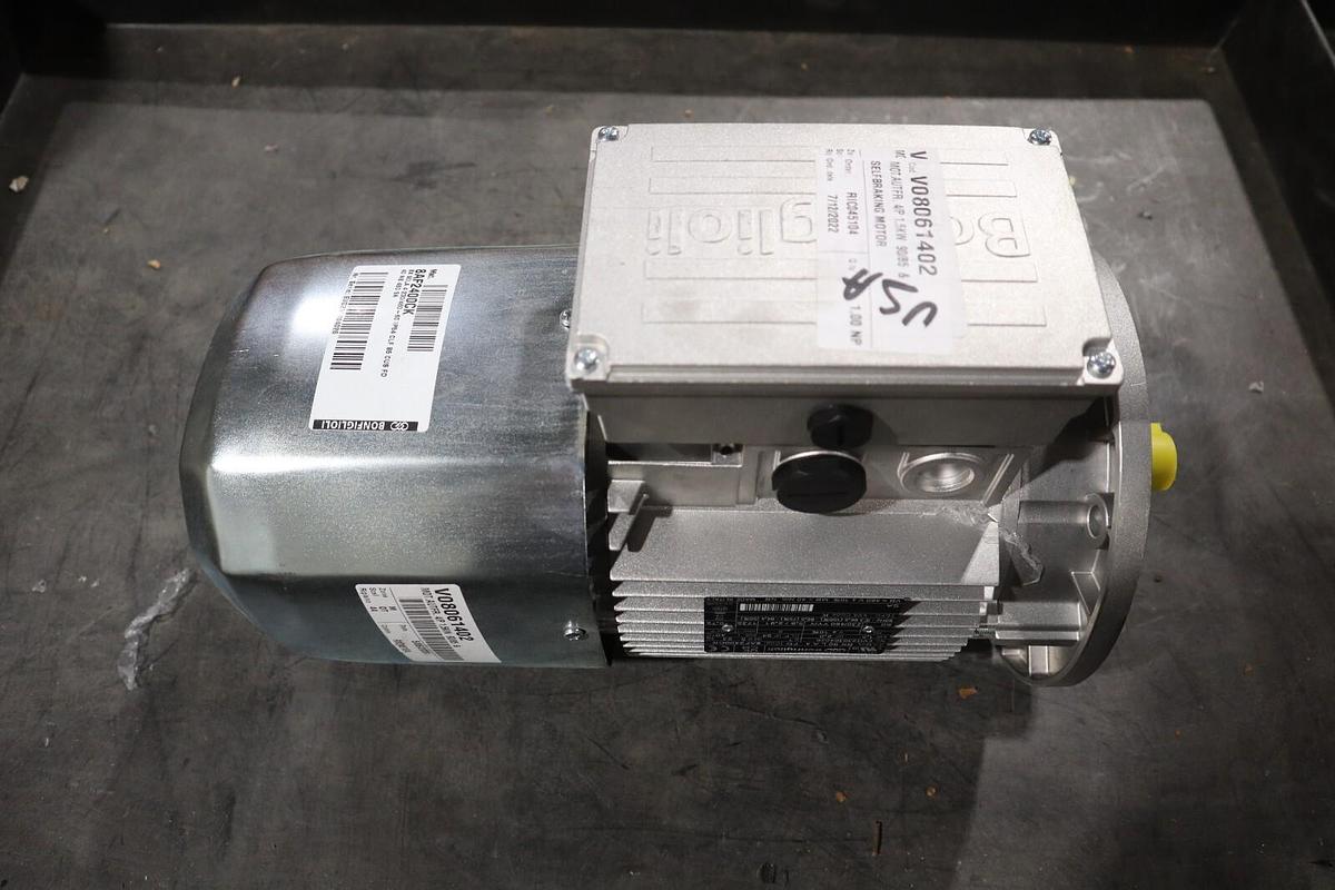 NEW BONFIGLIOLI 8AF2400CK / BX 90 L A 4 MOTOR STOCK HS-19