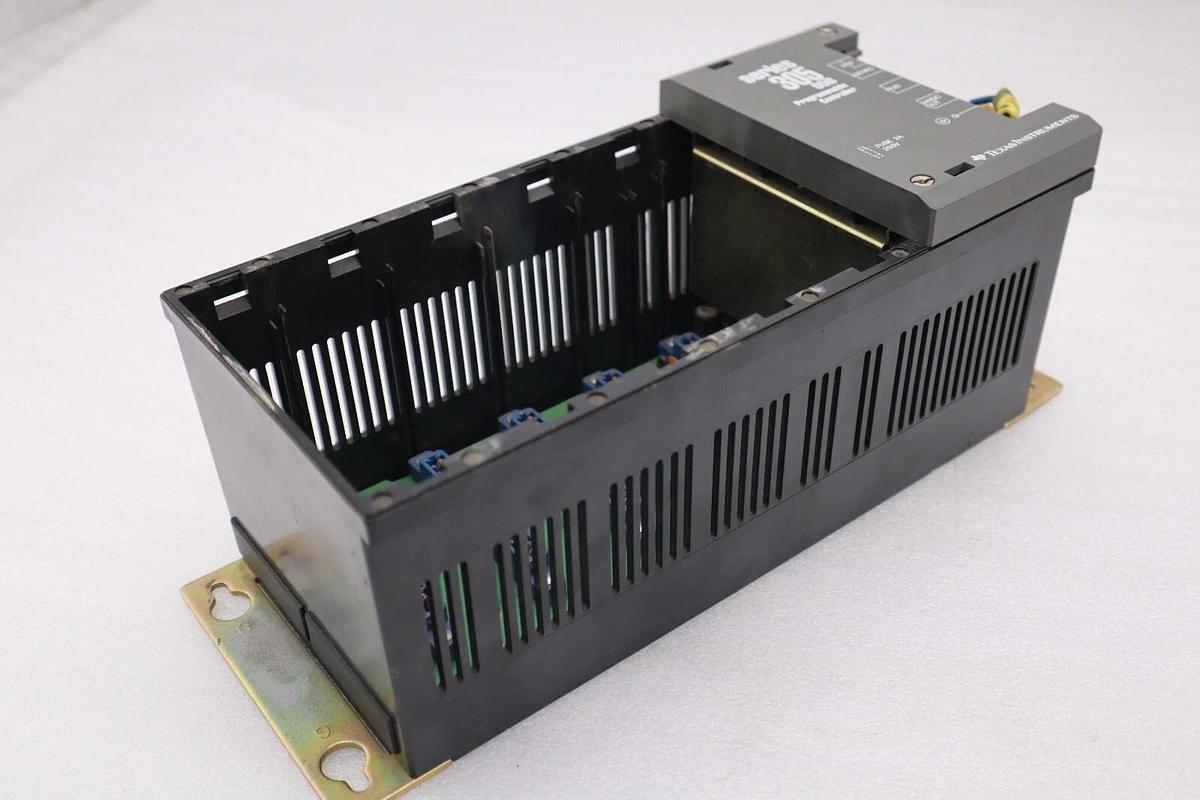 Used GE FANUC IC610CHS101A 5 SLOT RACK STOCK L-563-C