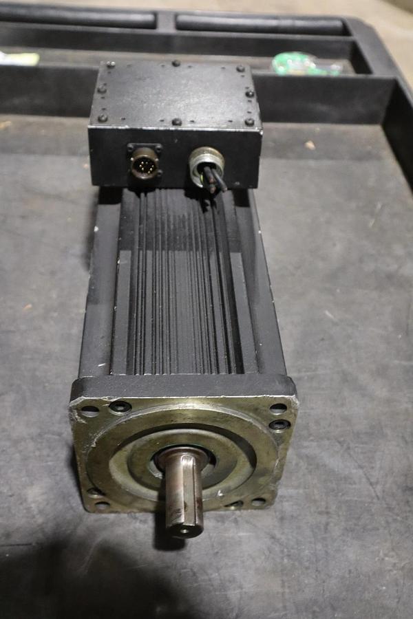 Used Kollmorgen B-604-A-51-B3 Brushless Goldline Servo Motor STOCK S696