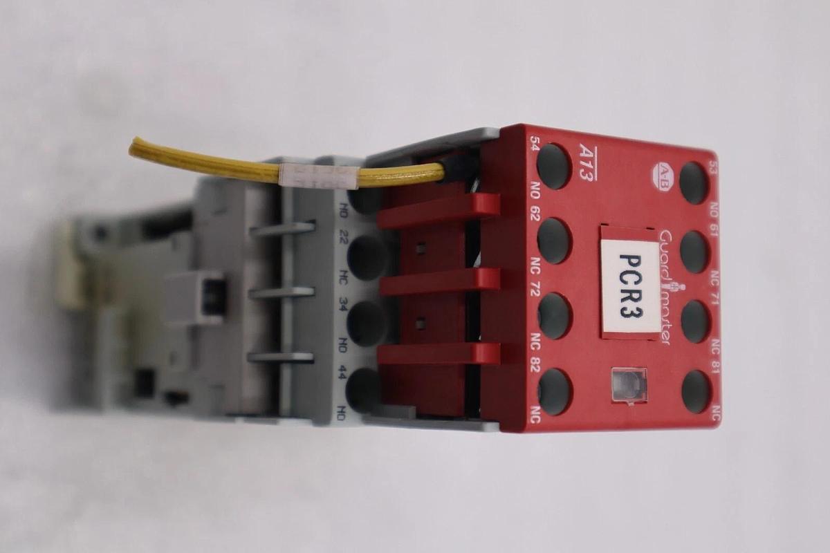 Used ALLEN BRADLEY 700-CF310Z* SER. A RELAY COIL WITH AB 100S-F SER. B STOCK L-481-C