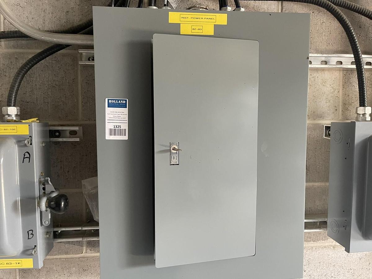 Used SQUARE D NQOD20M100 SER. E2 LIGHTING PANEL STOCK PFWT