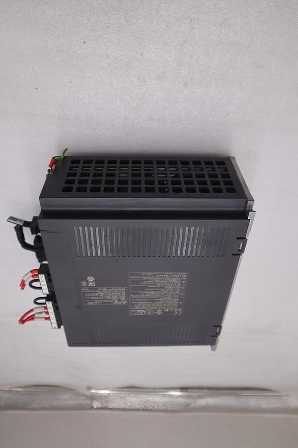 MITSUBISHI ELECTRIC MR-J4-350A4-RJJ021 3.5kW 7.9A 50/60Hz - STOCK H803C