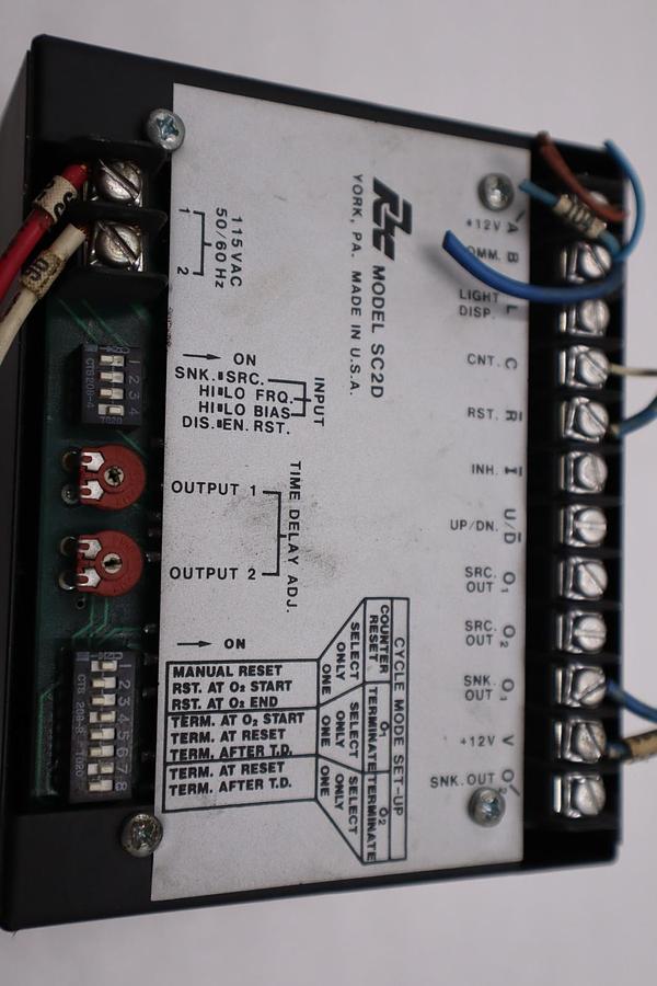 Used Red Lion Controls SC2DU Preset-Able Counter STOCK 3489A