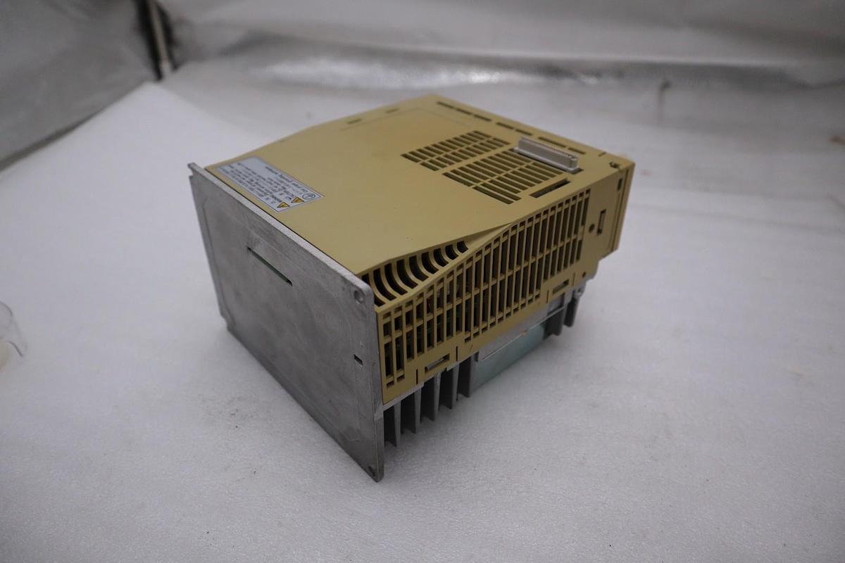 Used YASKAWA ELECTRIC SGDH-15DE 380-480V 4.8A NSNP STOCK H1136