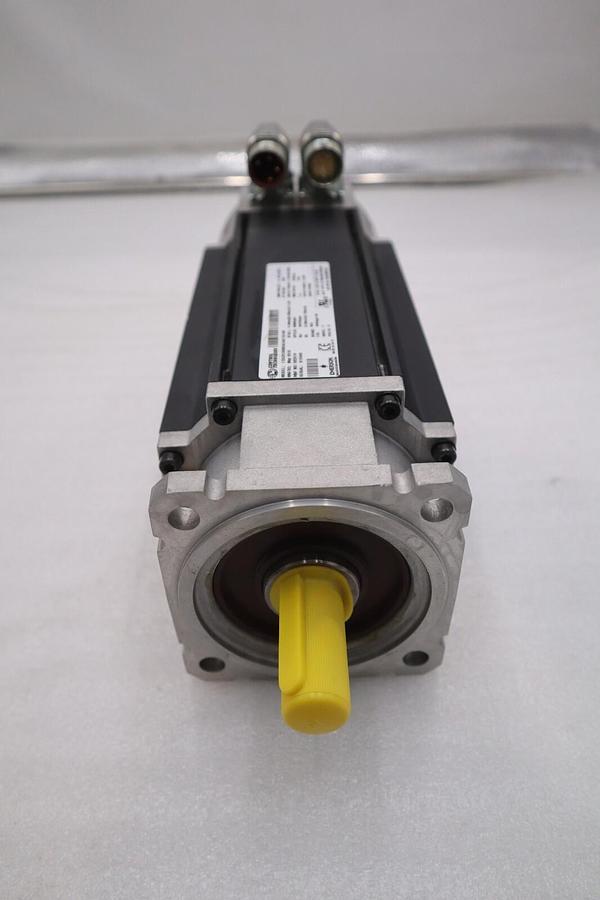 NEW CONTROL TECHNIQUES Emerson Servo Motor 115U2C600BACAA115190 STOCK 2551-C
