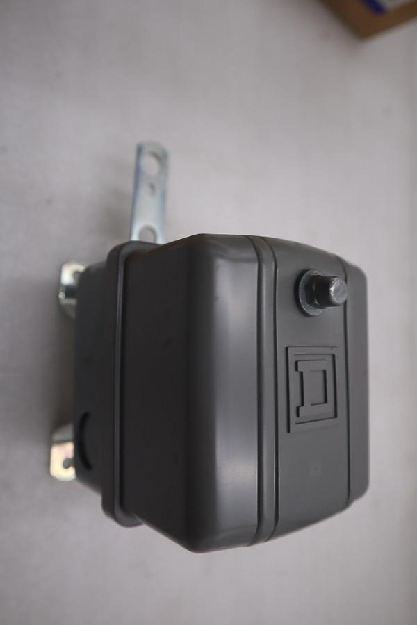 Used SCHNEIDER ELECTRIC 9036GG2 Square D 9036 Open Tank Float Switch STK GF485