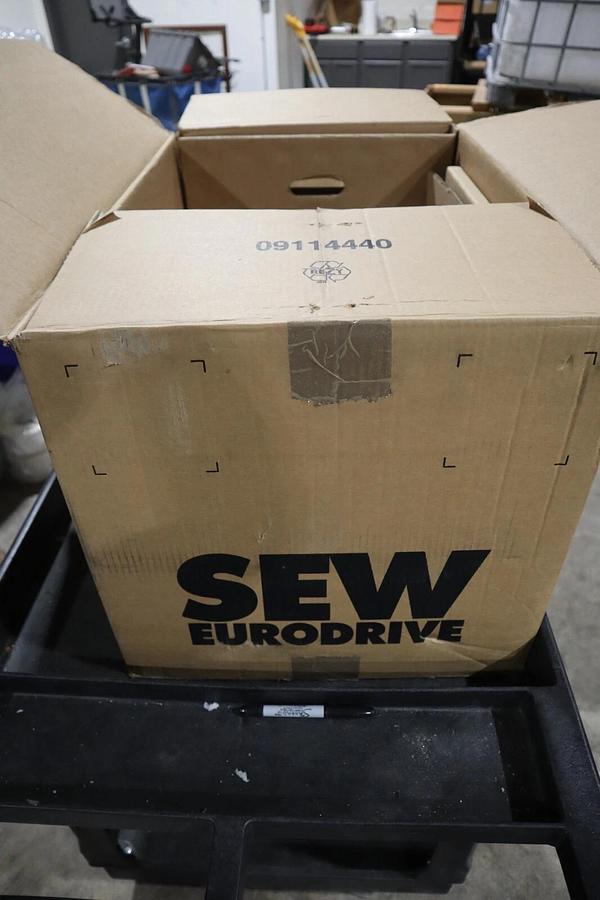 Used SEW EURODRIVE PHC21A-A040M1-E20A-00/S11 INVERTER BRAND NEW IN BOX STOCK H756