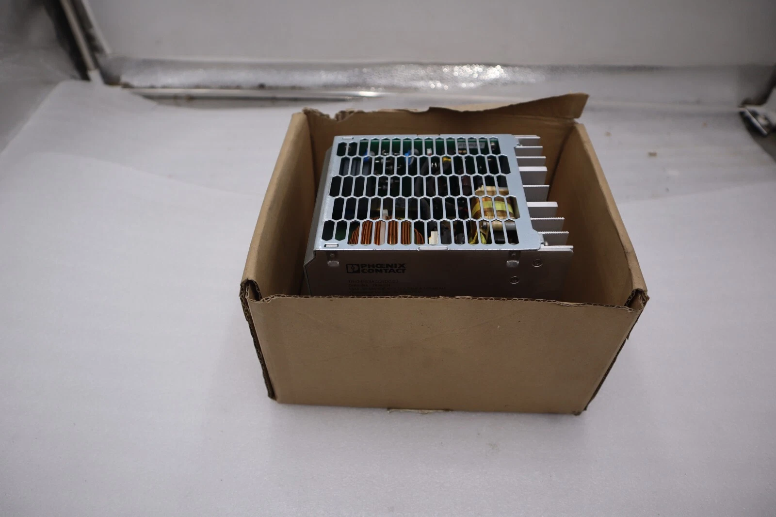 NEW PHOENIX CONTACT TRIO-PS/3AC/24DC/20 POWER SUPPLY STOCK H108