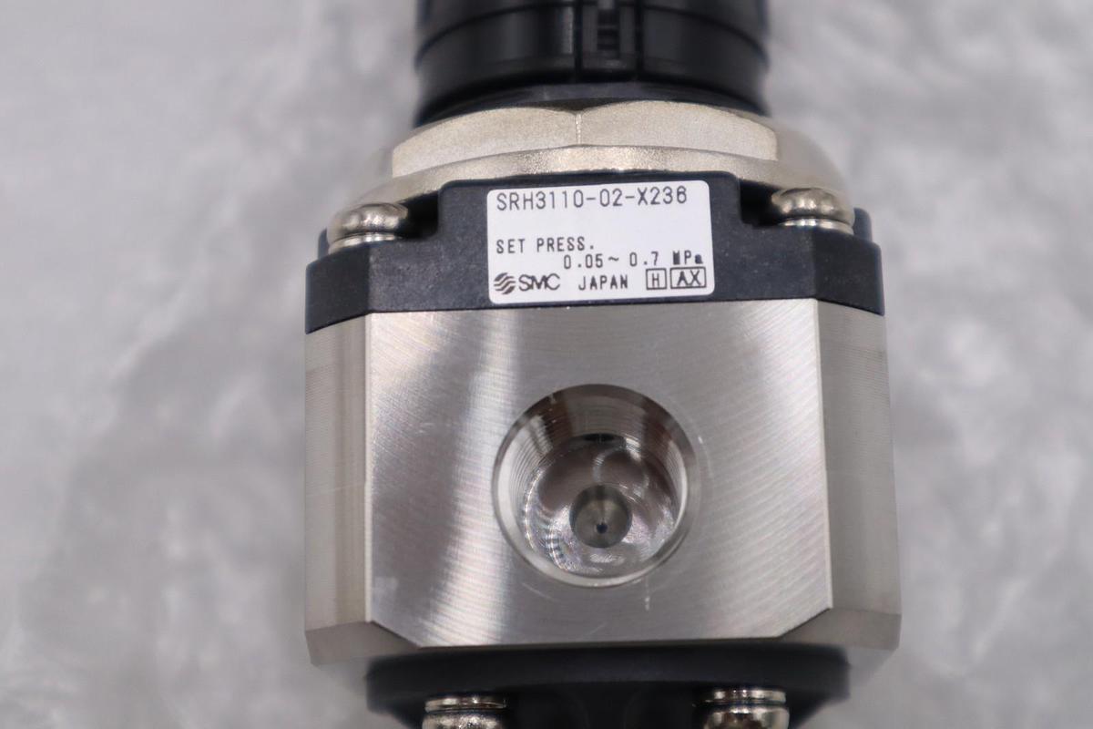 NEW OPEN BOX SMC SRH3110-02-X238/ SRH311002X238 Regulator STOCK H1183A