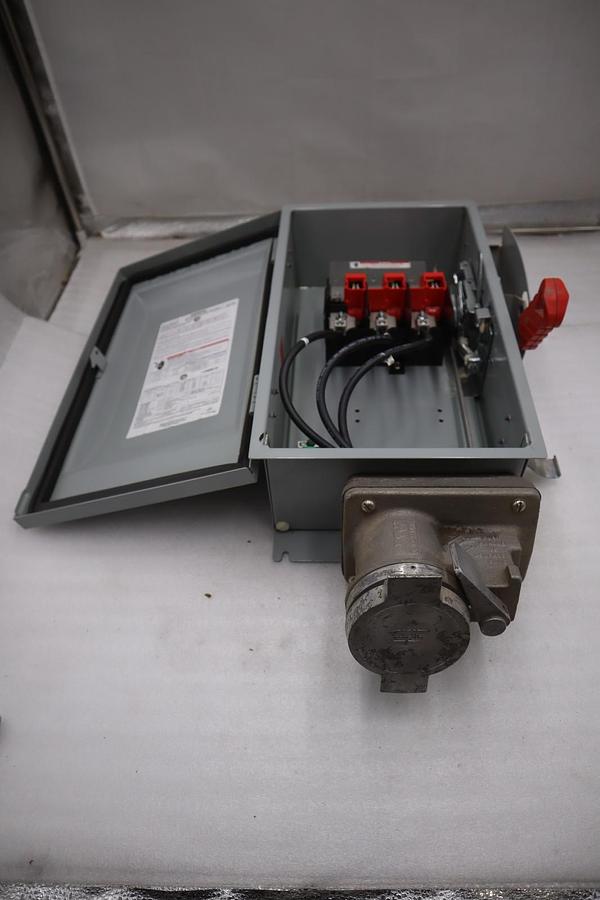 Used HNF362JCH - Siemens 60A 600V 3-Pole Heavy Duty Non-Fusible Safety Switch NEW