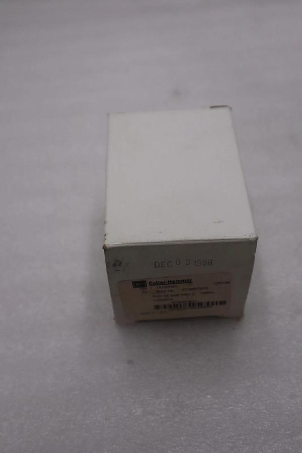 NEW OPEN BOX CUTLER HAMMER TA700NB1 LUG KIT STOCK H1001A