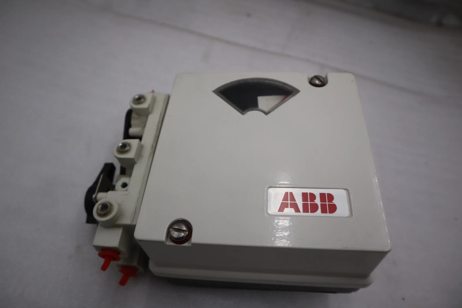 ABB AV1121000 Pneumatic Valve Positioner 150 PSI NEW UNIT STOCK GF-505