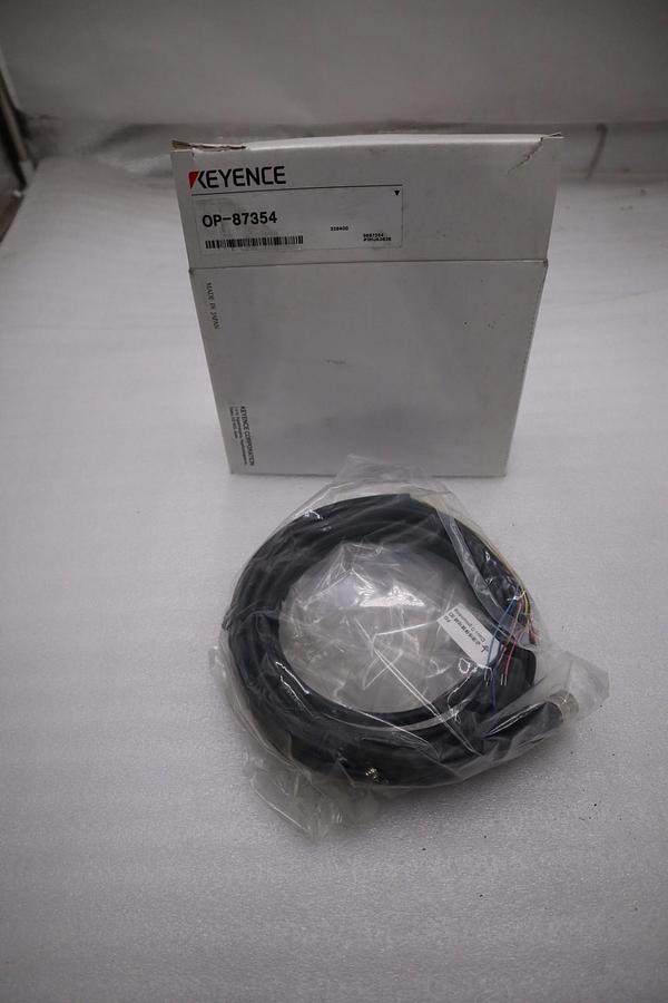 Used NEW OPEN BOX  Keyence OP-87354 Standard control cable STOCK H865A