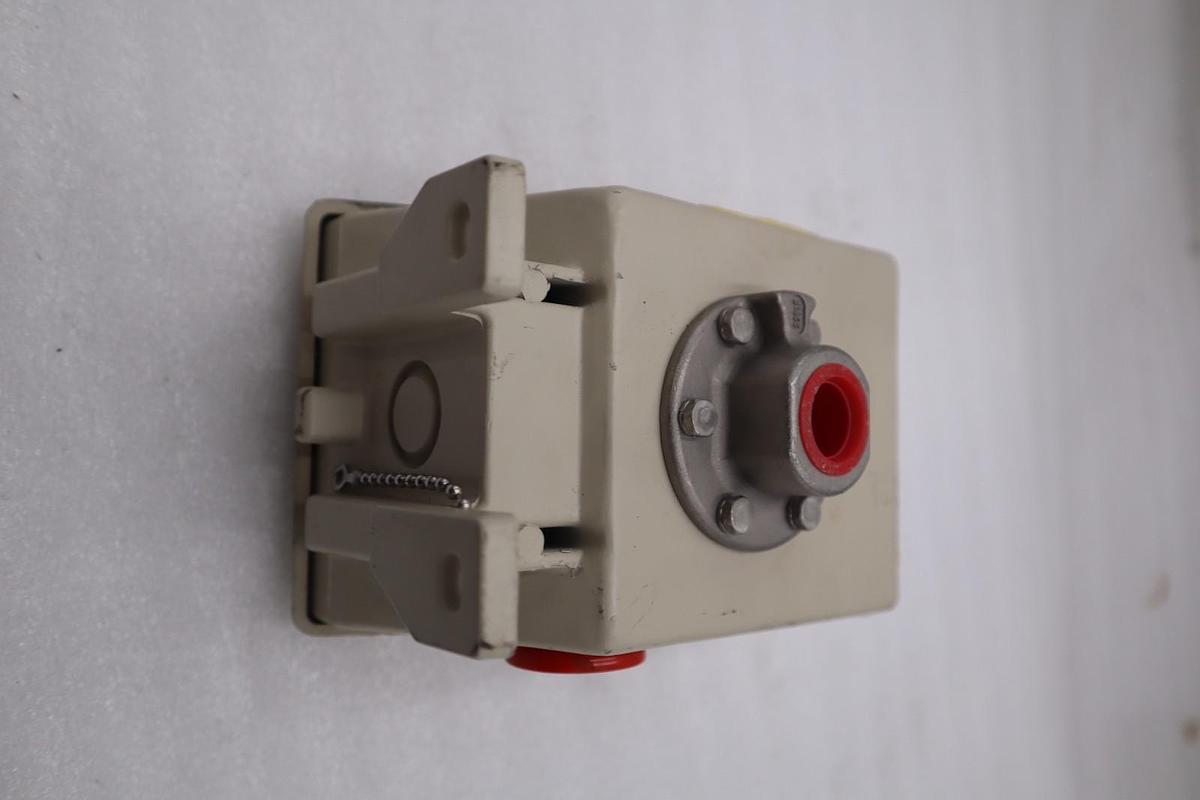 Used NEW ASHCROFT LPSN4PB07 XCHK3FM Pressure Switch 5A 125/250VAC STOCK H1249