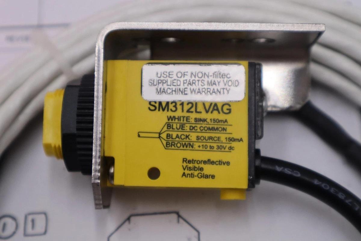 NEW Banner SM312LVAG Photoelectric Sensor STOCK H1551A