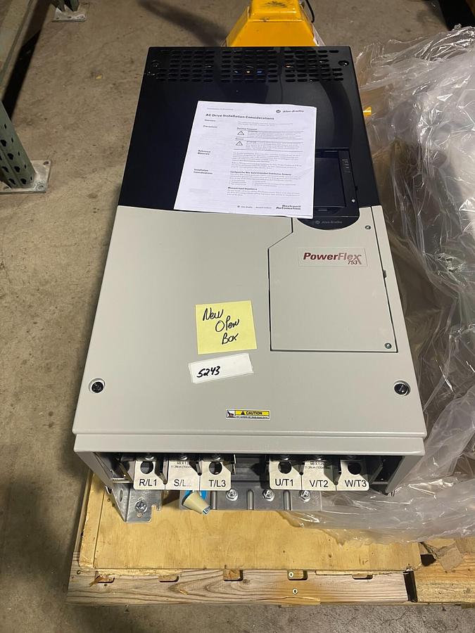Used NEW ALLEN BRADLEY 20f1anc302jn0nnnnn POWERFLEX 753 AC DRIVE 250HP 3 PHASE #5243