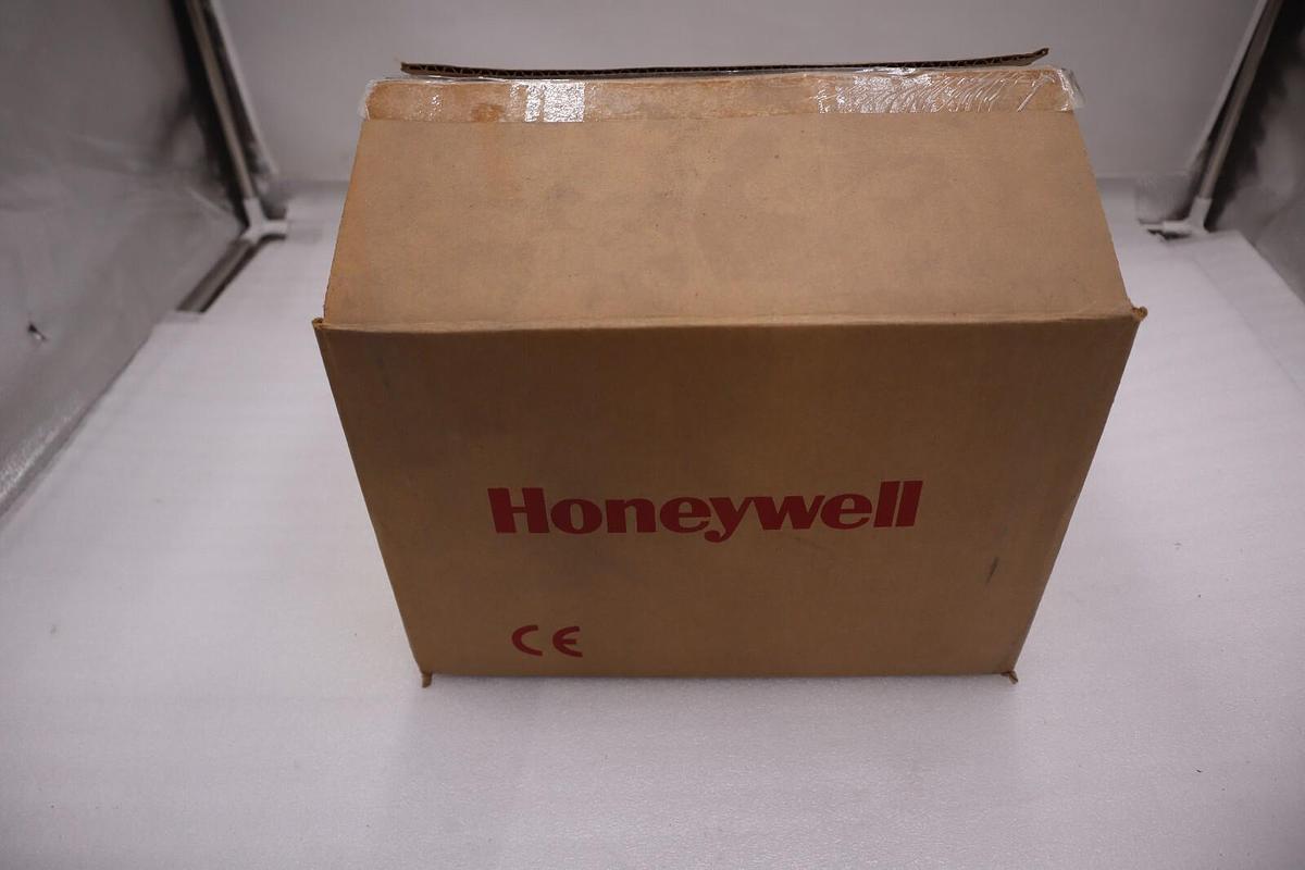 Used HONEYWELL STD820-E1HS4AS-1-A-AHB-11S-A-30A0-F3-0000 / STD820 TRANSMITTER #G394