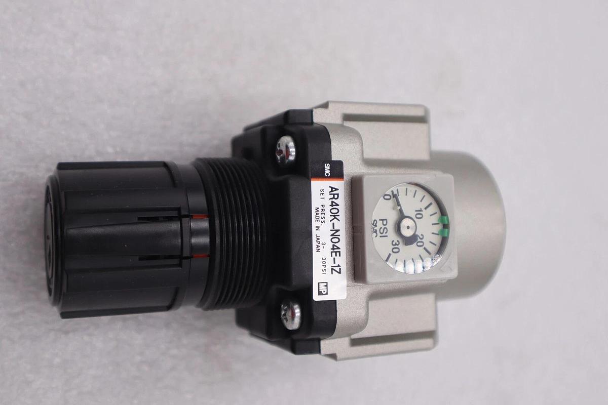 NEW OPEN BOX SMC AR40K-N04E-1Z 0-30PSI STOCK K-2427