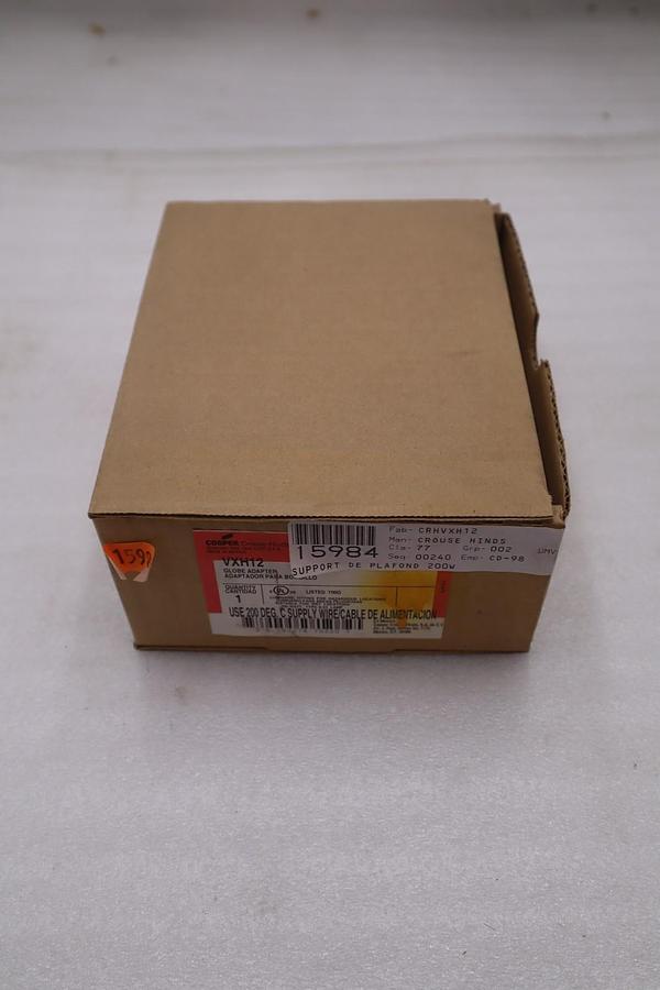 Cooper Crouse-Hinds VXH12 Globe Adapter 200W 23A Vaporguard - STOCK GF1039