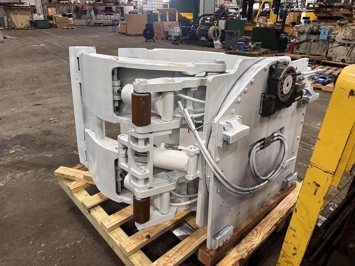 Used 72" CASCADE MODEL 90F-RDS-112 PAPER ROLL CLAMP
