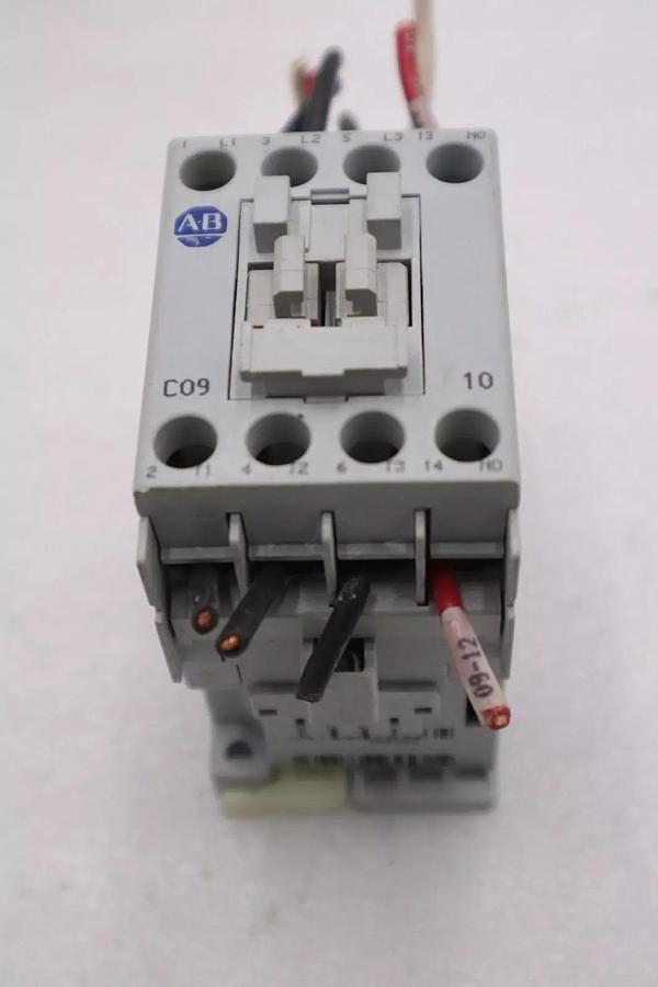 Used ALLEN BRADLEY 100-C09*10 SER A CONTACTOR AB STOCK K-447-A