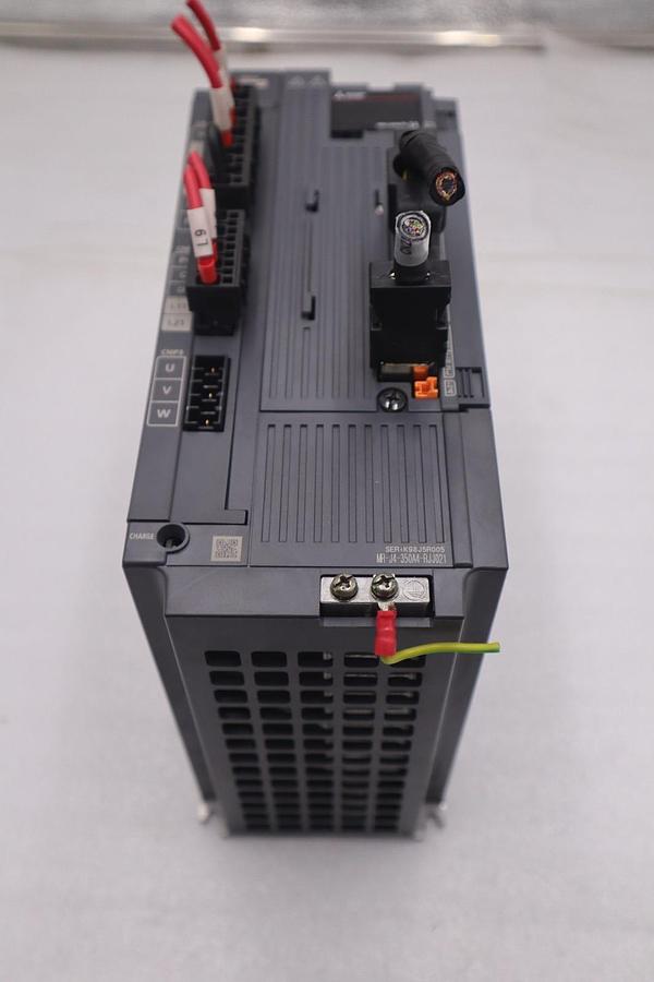 MITSUBISHI ELECTRIC MR-J4-350A4-RJJ021 3.5kW 7.9A 50/60Hz - STOCK H803C