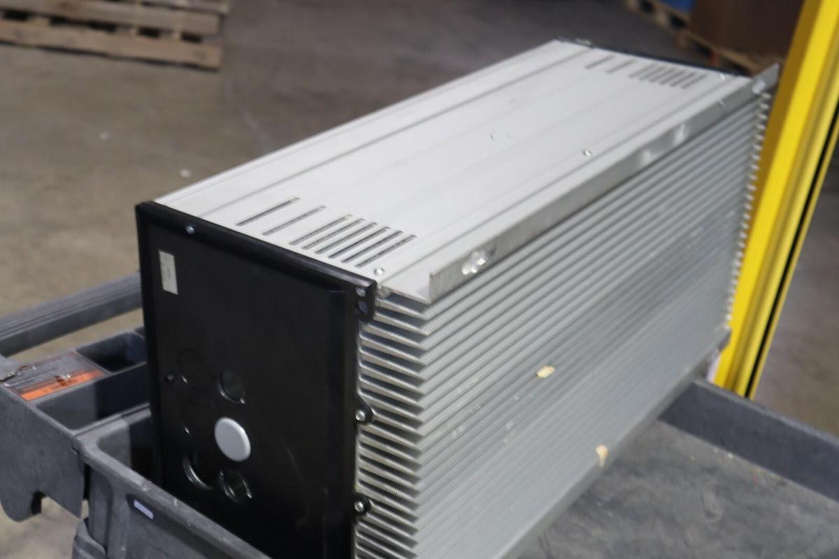 Used DANFOSS VARIABLE SPEED DRIVE VLT TYPE 3011 175L2014 STOCK S-261