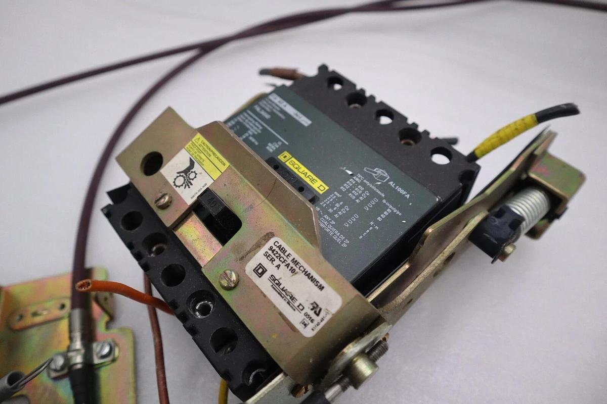 Used SCHNEIDER ELECTRIC 9422CFA10 SQUARE D FAL34040 STOCK 2401A