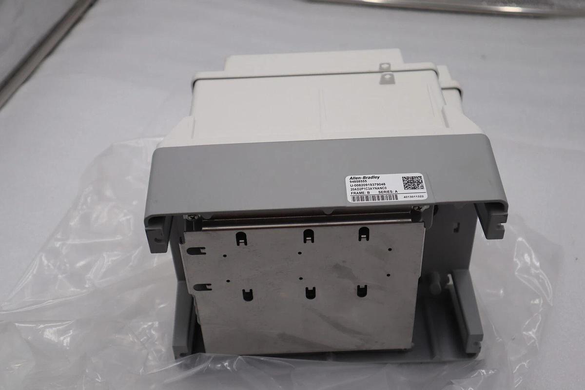 Used ALLEN-BRADLEY 20AD2P1C3AYNANC0 POWERFLEX 70  1 HP AC DRIVE SERIES B STOCK #2800