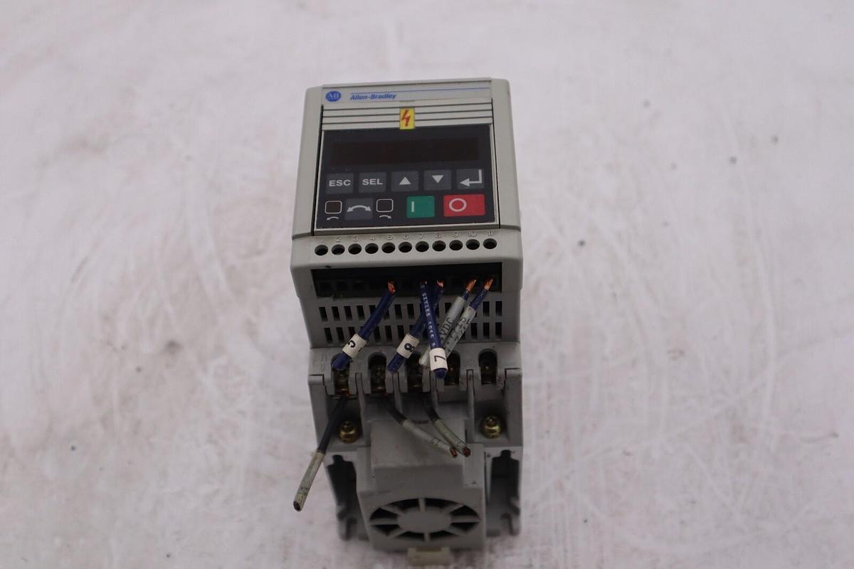 Used Used Allen-Bradley Variable Speed Controller IP20 160-ba03nps1p1 L-145