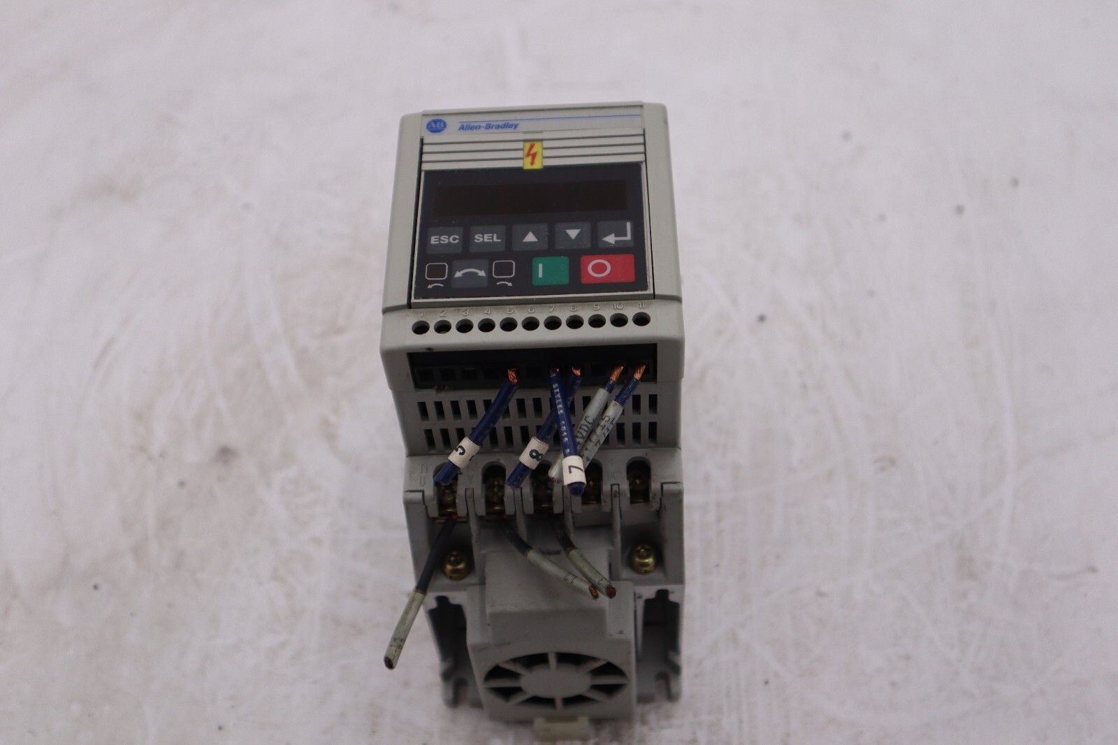 Used Used Allen-Bradley Variable Speed Controller IP20 160-ba03nps1p1 L-145