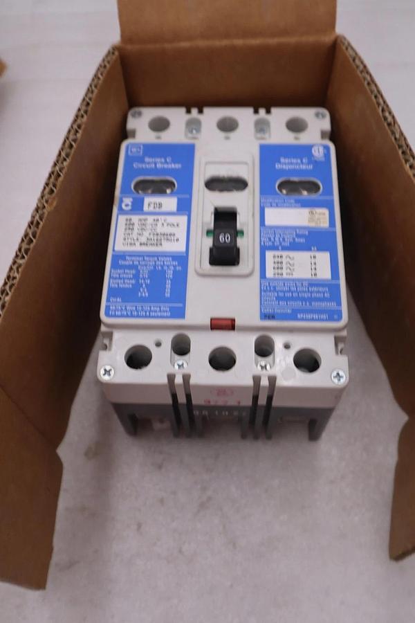 Used NEW OPEN BOX EATON FDB3060S 60 AMP 600V 3 POLE CIRCUIT BREAKER STK K307A