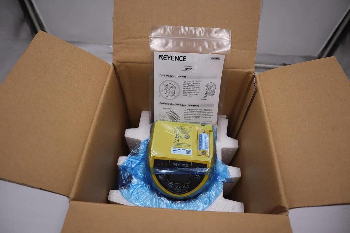 KEYENCE SZ-04M SAFETY LASER SCANNER SZ04M NEW IN BOX STOCK 4423A