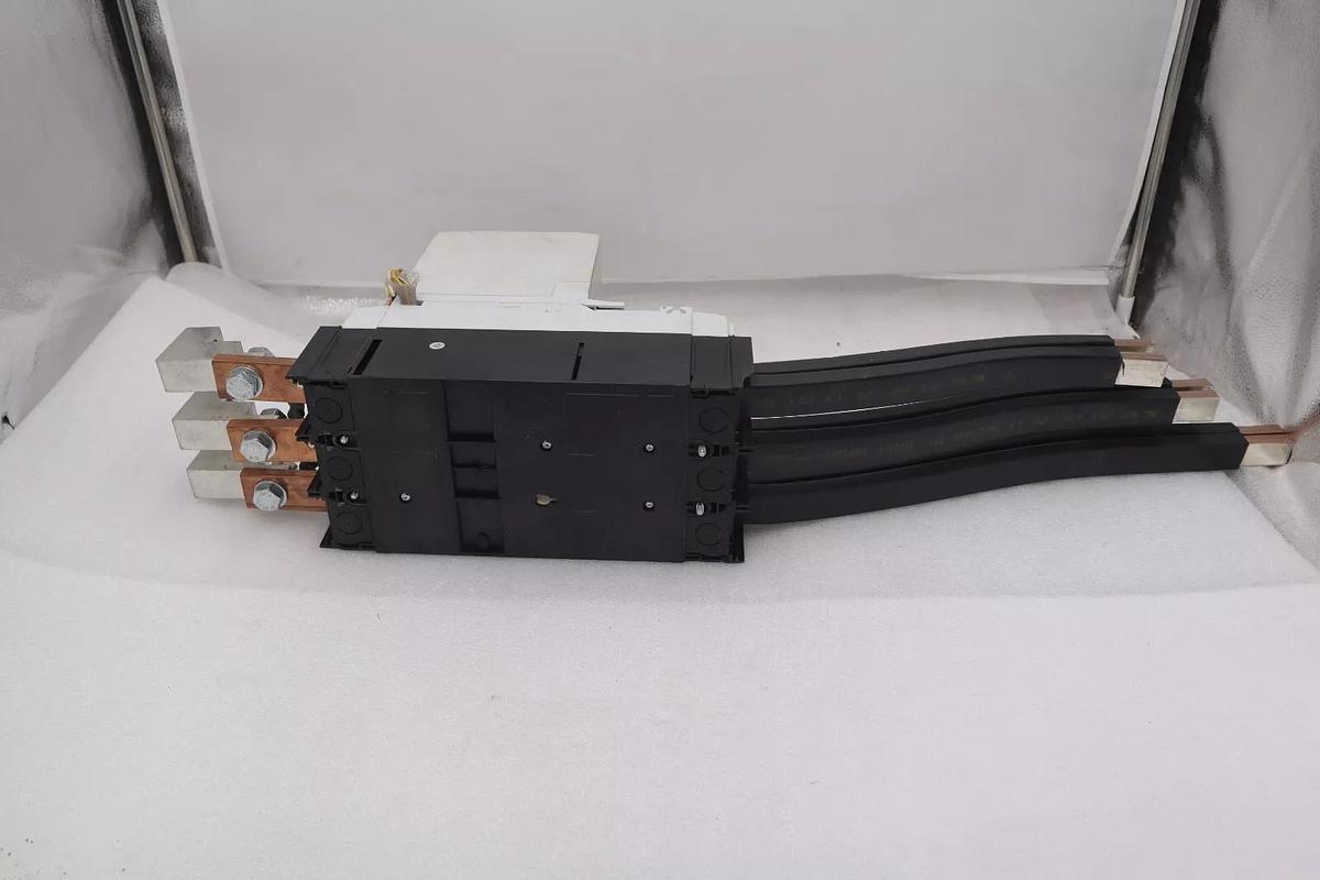 Used MOELLER NZMH3-AE/VE , CIRCUIT BREAKER WITH NZM-XR FRONT STOCK 4468