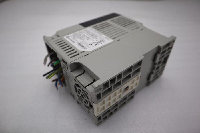 Used ALLEN BRADLEY 22A-D4P0N104 POWERFLEX 4 1.5kW/2.0HP SER A STOCK 5758