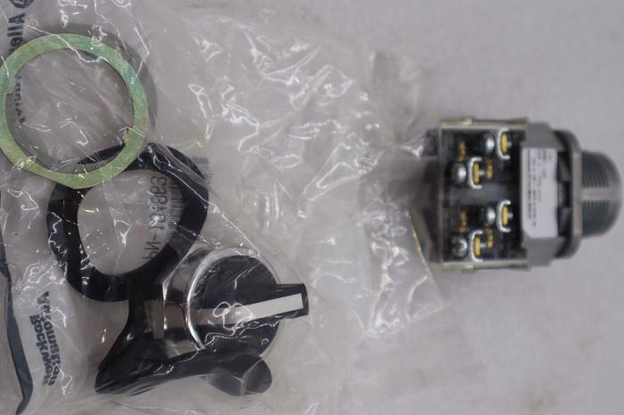 New Allen Bradley 800T-J2A 3 Position Maintained 30mm Selector Switch #L352A