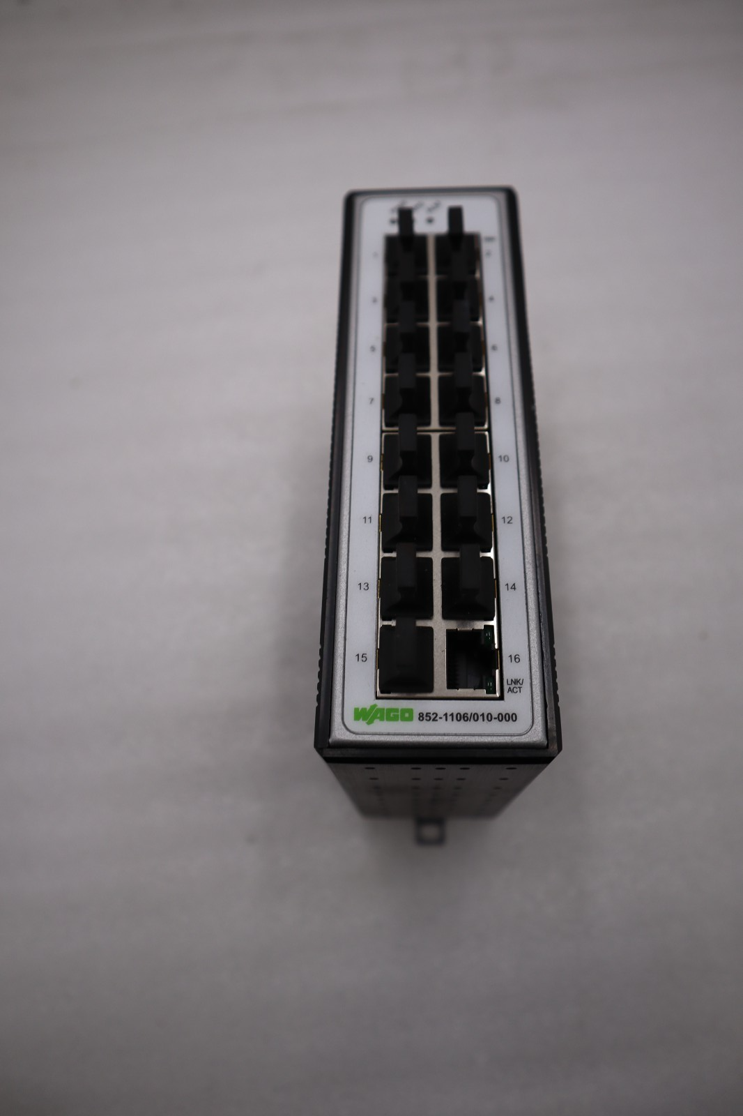 Used NEW OPEN BOX WAGO 852-1106/010-000 NETWORK SWITCH 16 Ethernet ports STK H912A