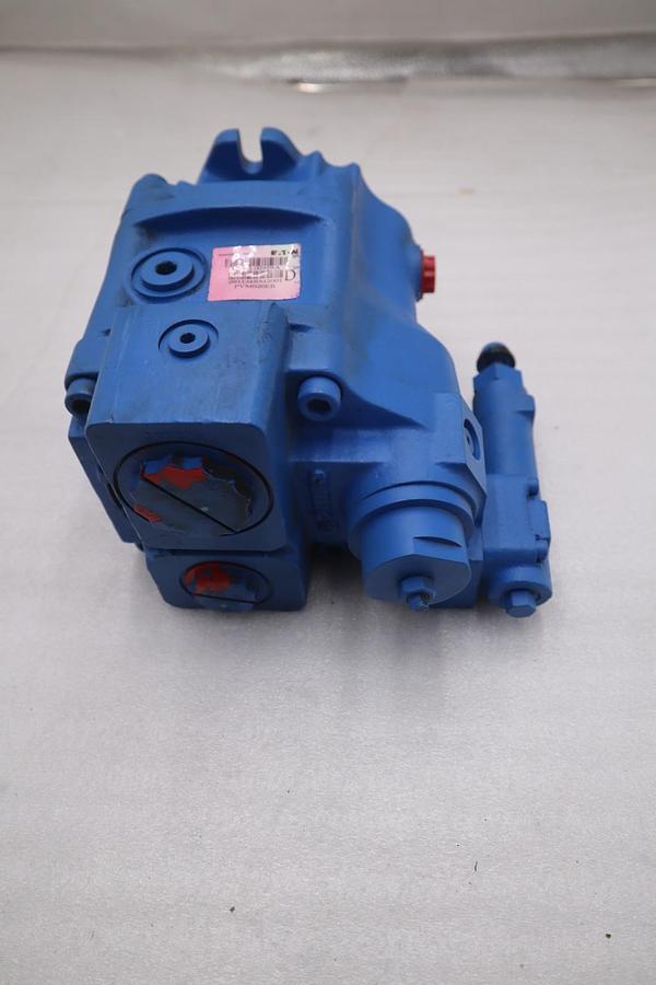Used NEW EATON 123AL00359A PISTON PUMP PVM020ER STOCK GF-672
