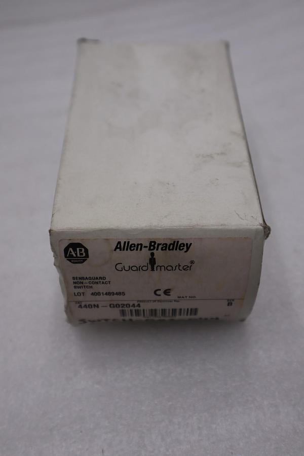 Used NEW OPEN BOX AB Allen Bradley 440N-G02044 Guardmaster Safety Switch STK GF119A