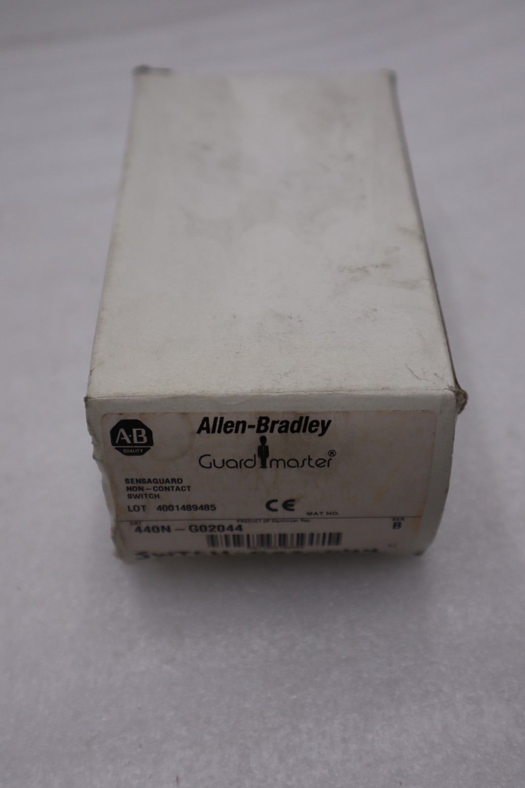 Used NEW OPEN BOX AB Allen Bradley 440N-G02044 Guardmaster Safety Switch STK GF119A
