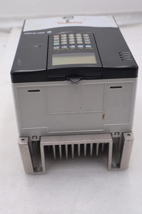 Used 20AD8P0A3AYNANC0 ALLEN BRADLEY POWERFLEX 70 5HP AC DRIVE 480 VOLT STOCK 3298