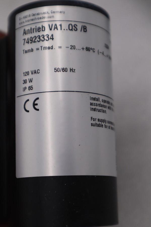 NEW HONEYWELL KROMSCHRODER 74923334 / 74923334 STOCK H652A